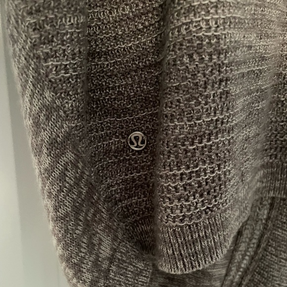 Lululemon Breeze Easy Wrap (Xs/Sml) - Picture 4 of 6